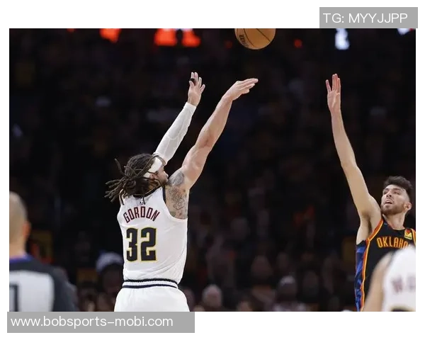 穆雷与戈登成历史唯一双50分球员三分命中率高达90 穆雷与戈登成历史唯一双50分球员三分命中率高达90